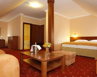 Hotel Majolika - Modra - Camera da letto
