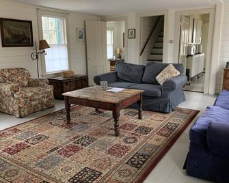 Historic Cottage 100 Yards From Private Beach on Private Compound - Branford - Living room