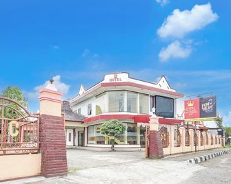 OYO 3370 Hotel Dian Chandra - Pekalongan - Budova