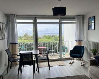 Grand studio vue sur les 3 îles prêt de la thalasso - Quiberon - Pokój dzienny