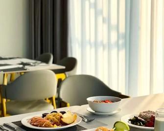 Landmark Vientiane Life Center - Vientiane - Jídlo