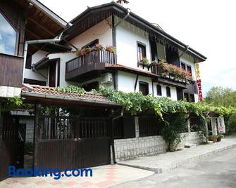 Oazis Family Hotel - Lovech - Edificio