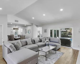 4 Bd Paradise In Sunny Fl With Private Pool. - Coral Springs - Living room