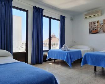 Hostal Costa - Ibiza - Bedroom