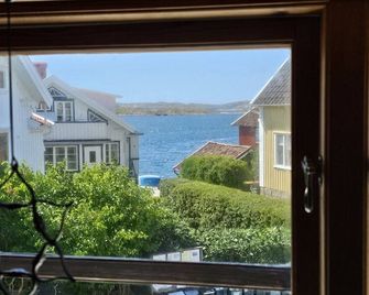 West Coast House 50m From The Harbor In - Hälleviksstrand - Balcón