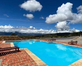 Casa Moranesi - Caucasia - Piscina