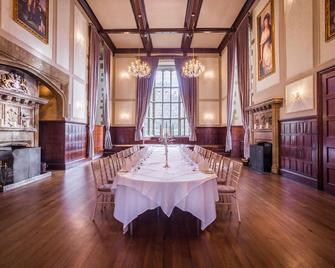 Redworth Hall Hotel- Part of the Cairn Collection - ניוטון אייקליף - חדר אוכל