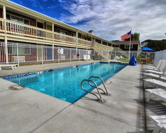 Innseason Resorts Harborwalk - Falmouth - Pool