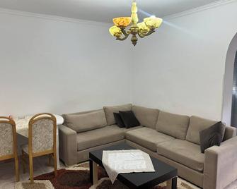 Old Bazaar Apartments - Tirana - Living room