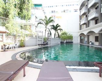 Honey Lodge - Pattaya - Piscina