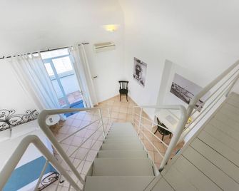 Attila Doppia Duplex - Procida - Escalier