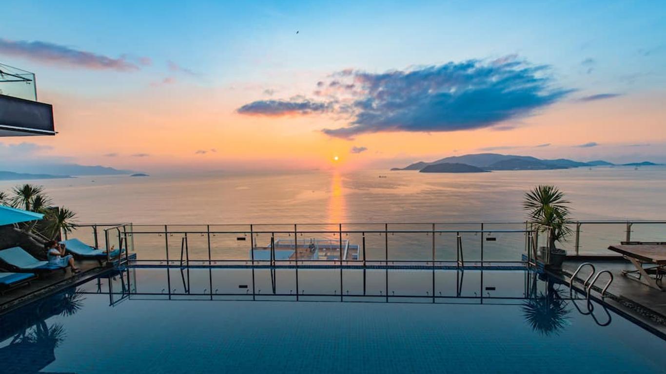 Maple Hotel & Apartment