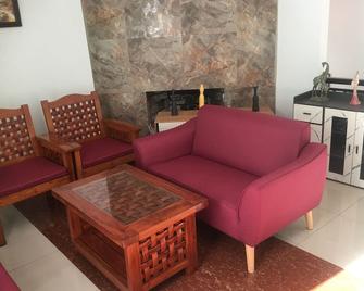 Baguio City Area - Suburban living in surrounding majestic mountains & Sunset - Baguio - Sala de estar