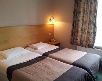 West Cromwell Hotel - London - Bedroom