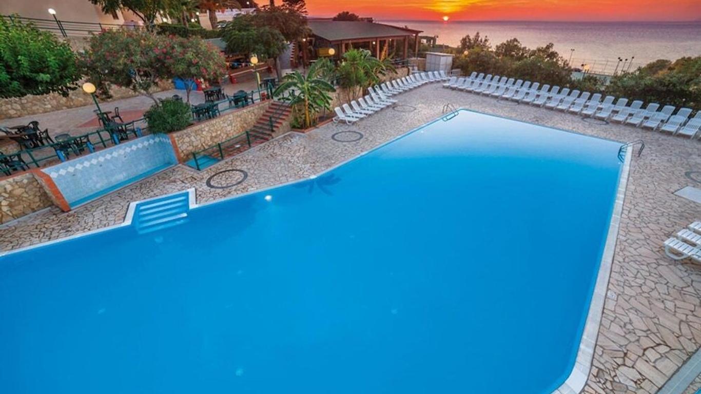 Baia Calava Hotel e Residence