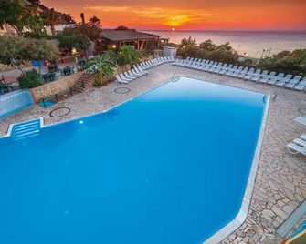 Villaggio Baia Calava - Gioiosa Marea - Pool