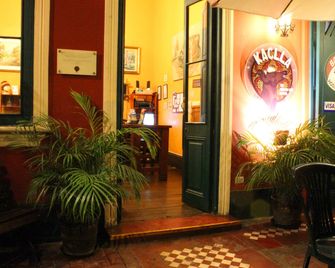 Kaclla, The Healing Dog Hostel - Lima