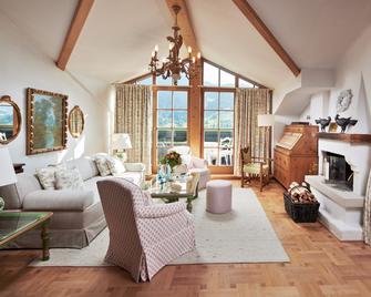 فندق ريليه آند شاتو تينرهوف - كيتزبوهيل - غرفة معيشة