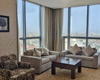 Petro Thai Binh Hotel - Nhàn Thanh - Sala de estar