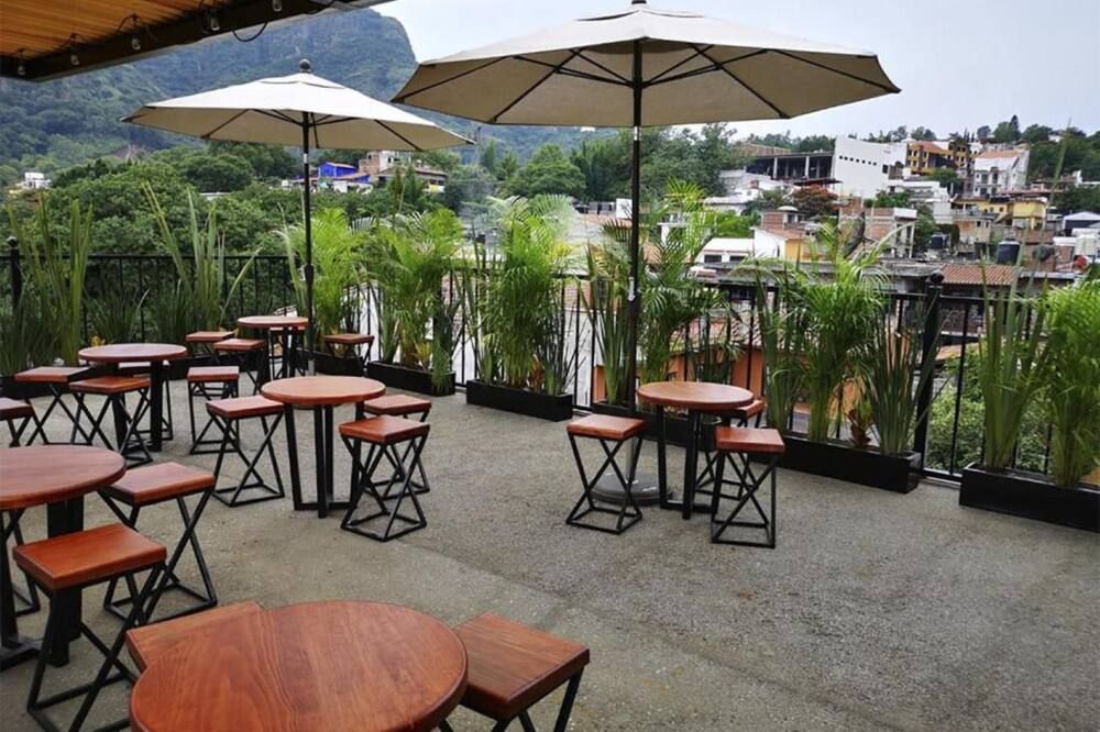 أرتيسانوس 11 باي روتاموندوس - تيبوزتلان - شرفة مرصوفة