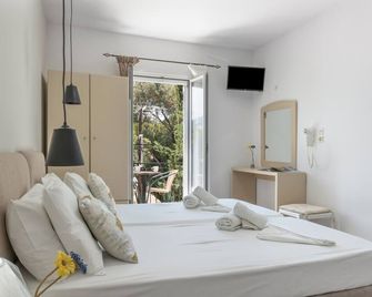 Apartment 'Studio No 11' with Shared Pool, Wi-Fi and Air Conditioning - Kálymnos - Habitación