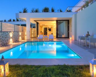 Caravia Beach Hotel & Bungalows - קוס - בריכה