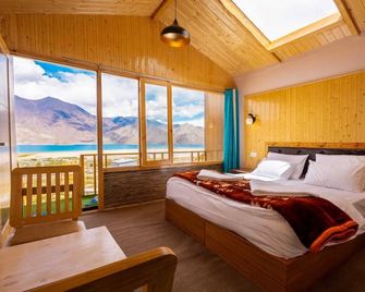 Falcon S Cottages - Spangmik - Bedroom