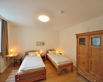 Pension Kaiser Ludwig - München - Schlafzimmer