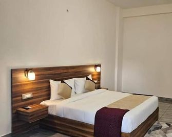 Five Elements Hotels Corbett Crown Resort Jim Corbett - Rāmnagar