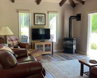 Cozy Family Cabin in Schuss Village-Book now for Winter Fun!!! - Bellaire - Salon