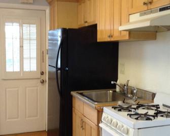 Cozy beach location - Milford - Kitchen