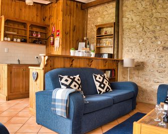 Cape Jervis Accommodation & Caravan Park - Cape Jervis - Living room