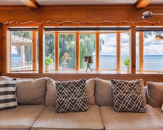 Long View on the Cove: Views! Views! Views! - Seneca Falls - Obývací pokoj