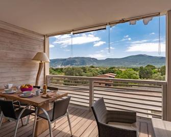 Apartment Résidence Cita Di Sali 12 by Interhome - Porto-Vecchio - Balkon