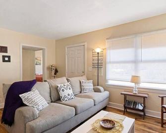 Cute Clean Quiet Dog Family Friendly Roosevelt Row - Phoenix - Wohnzimmer