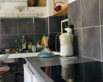 Maison D'artiste Atypique - Saint-Hippolyte-du-Fort - Cuisine