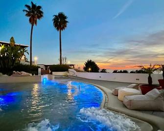 Borgo Romantica - Resort & Spa - Serrara Fontana - Piscina