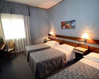 Hotel Al Santandrea - Sarzana - Camera da letto