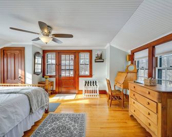 1 Mi to Cranmore Mountain Charming Conway Apt! - North Conway - Bedroom