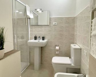 Rosy Suite Bed and Breakfast - Serravalle Scrivia - Bagno