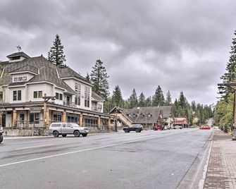 Inviting Mt Hood Cabin w/ Porch: 1 Mi to Skibowl! - Government Camp - Vista del exterior