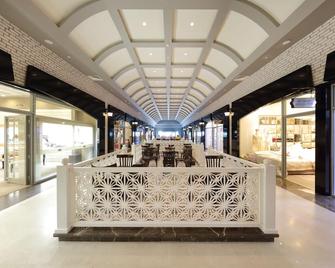 Sueno Hotels Deluxe Belek - Belek - Aula