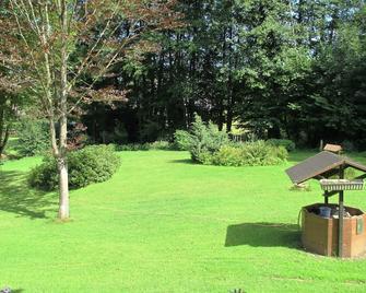 Apartment Right On The Forest In A Quiet, Secluded Location In The Heart Of The Vulkaneifel - Gerolstein - Innenhof
