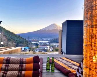 Dot Glamping - Fujikawaguchiko - Balcony