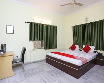 Hotel O Regency Guest House Near Tcs Gitobitan - Kolkata - Bedroom