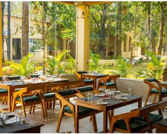 Citrus Prime Bandhavgarh Resort & Cottages - Tala - Restaurant