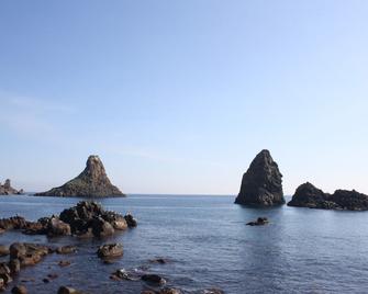Acquabianca - Aci Castello - Spiaggia