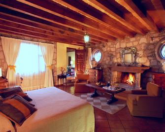 Villa Montaña Hotel & Spa - Morelia - Bedroom