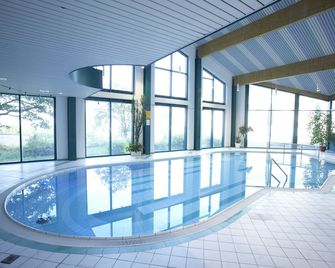 Werrapark Resort Haus Heubacher Hoehe - Masserberg - Zwembad