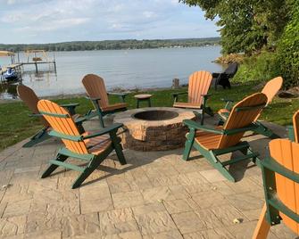 September 3-12 and 16-26 open. 20% discount. 2 night minimum - Lakewood - Patio